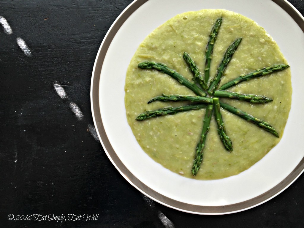 Asparagus_soup_plain_20160413